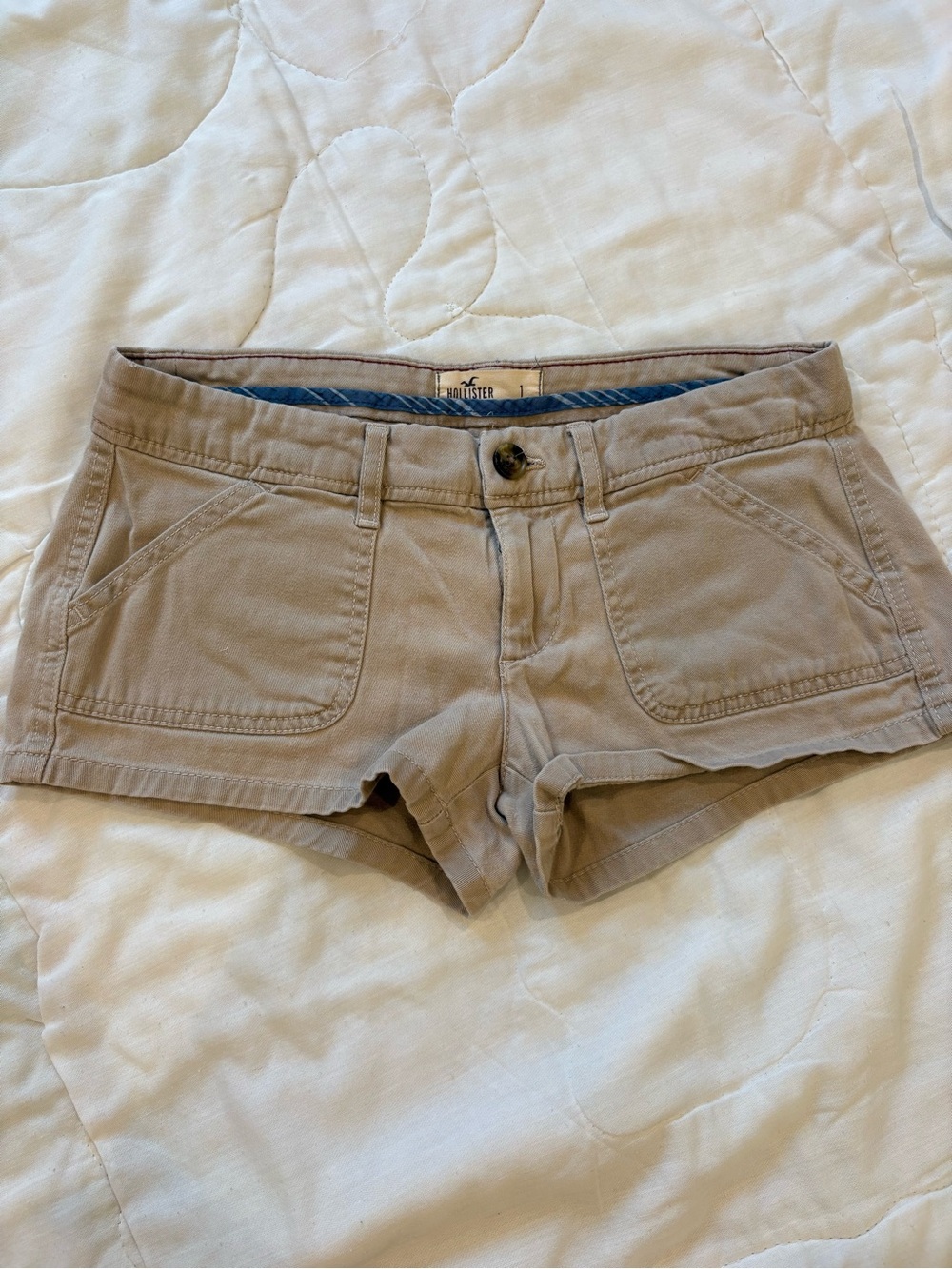 Hollister Women's Tan Low-Rise Cotton Shorts